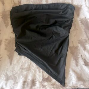 A symmetrical tube top